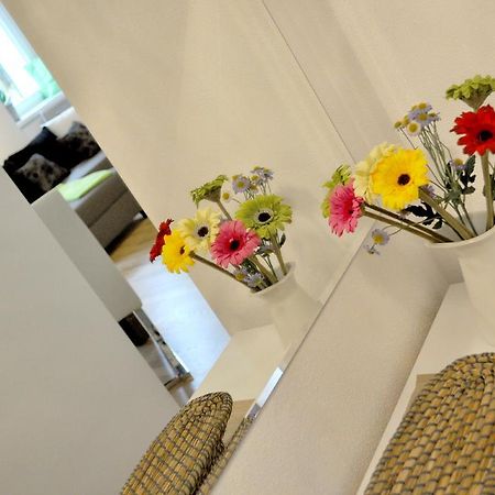 Ferienwohnung Im Univiertel Mit Garten Graz Bagian luar foto
