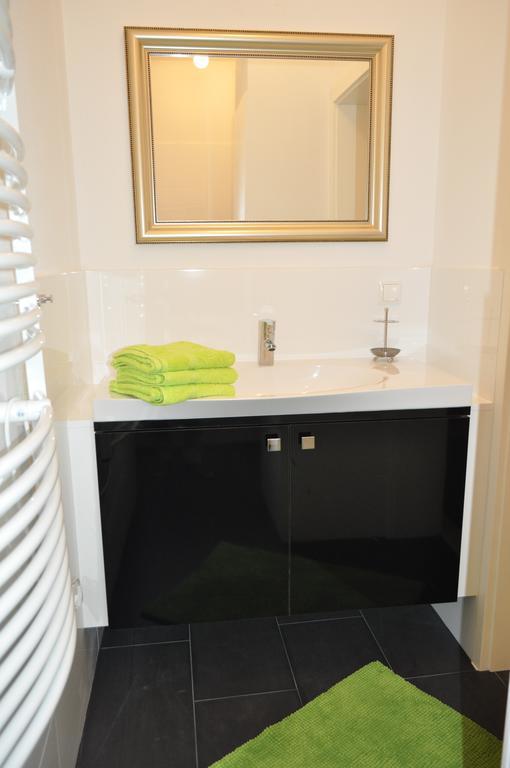 Ferienwohnung Im Univiertel Mit Garten Graz Bagian luar foto