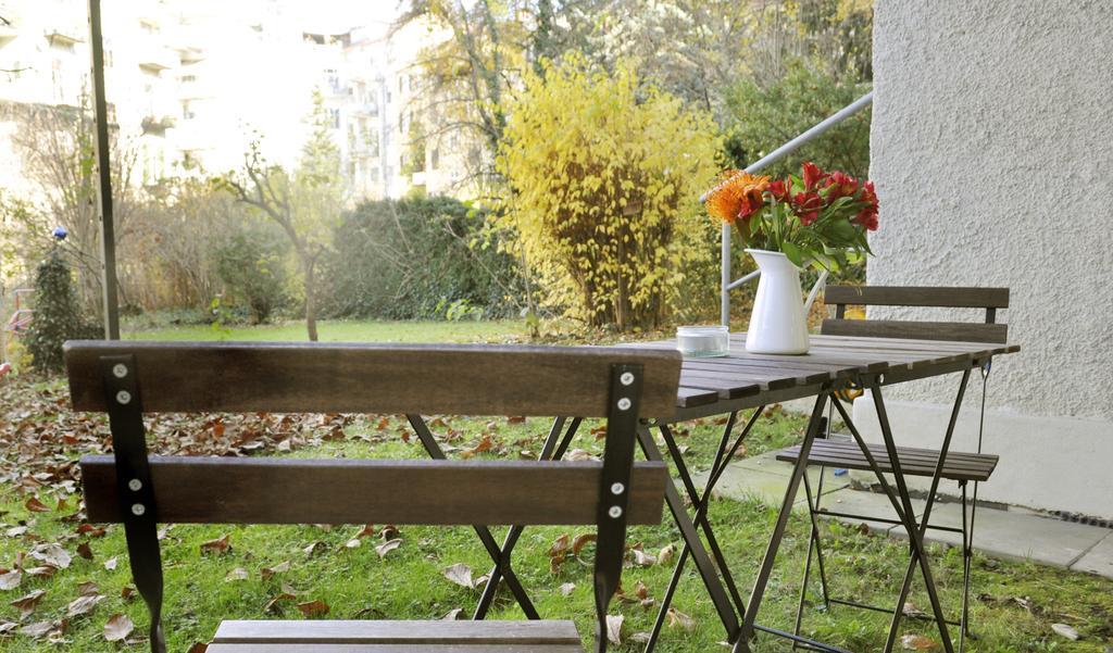 Ferienwohnung Im Univiertel Mit Garten Graz Bagian luar foto