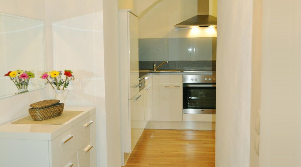 Ferienwohnung Im Univiertel Mit Garten Graz Bagian luar foto